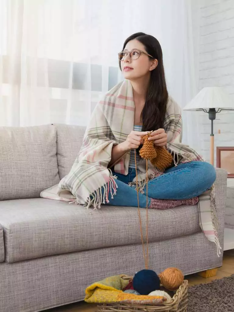 Jisoo’s Cozy Knit and Boots Combo