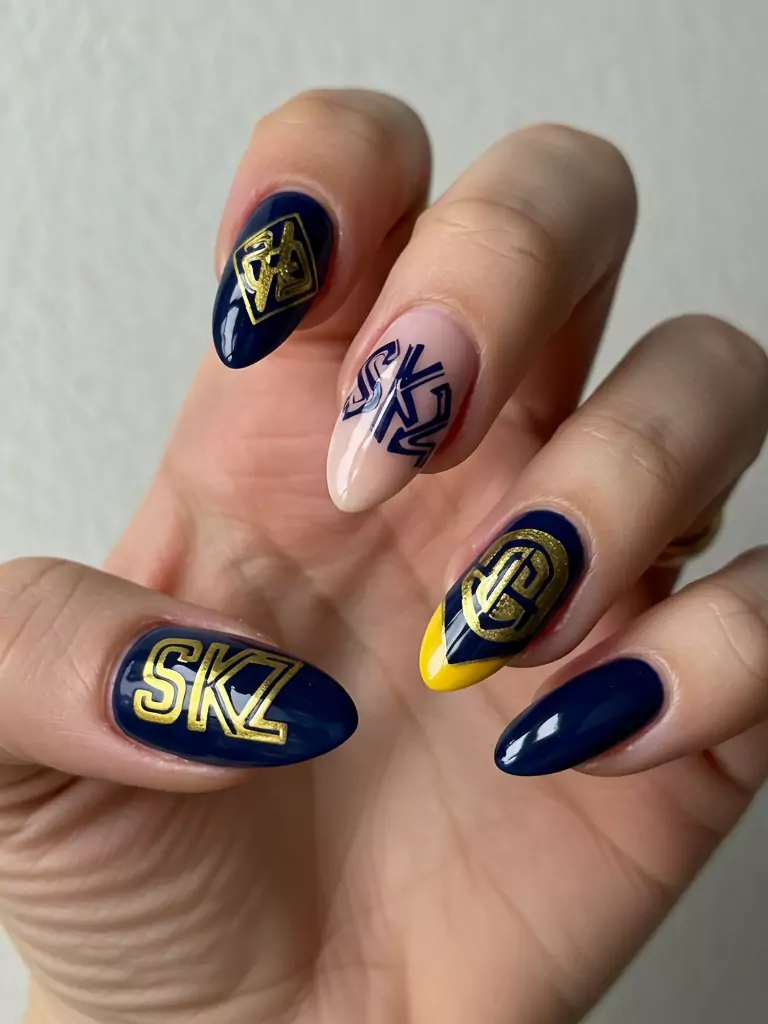 Stray Kids Logo Nails