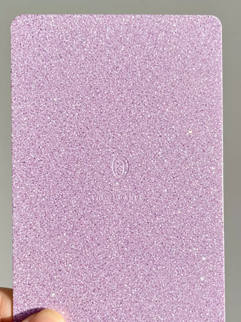 Glitter-Infused Minimalist Design