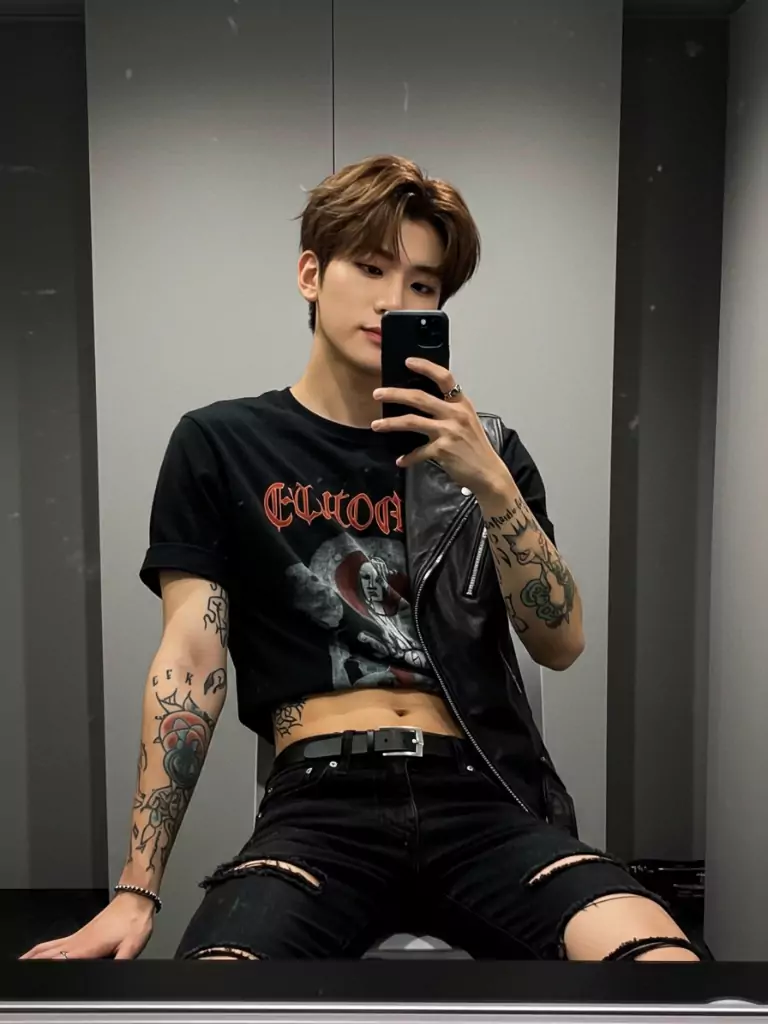 JaeHyun’s Edgy Tattoo Selfie