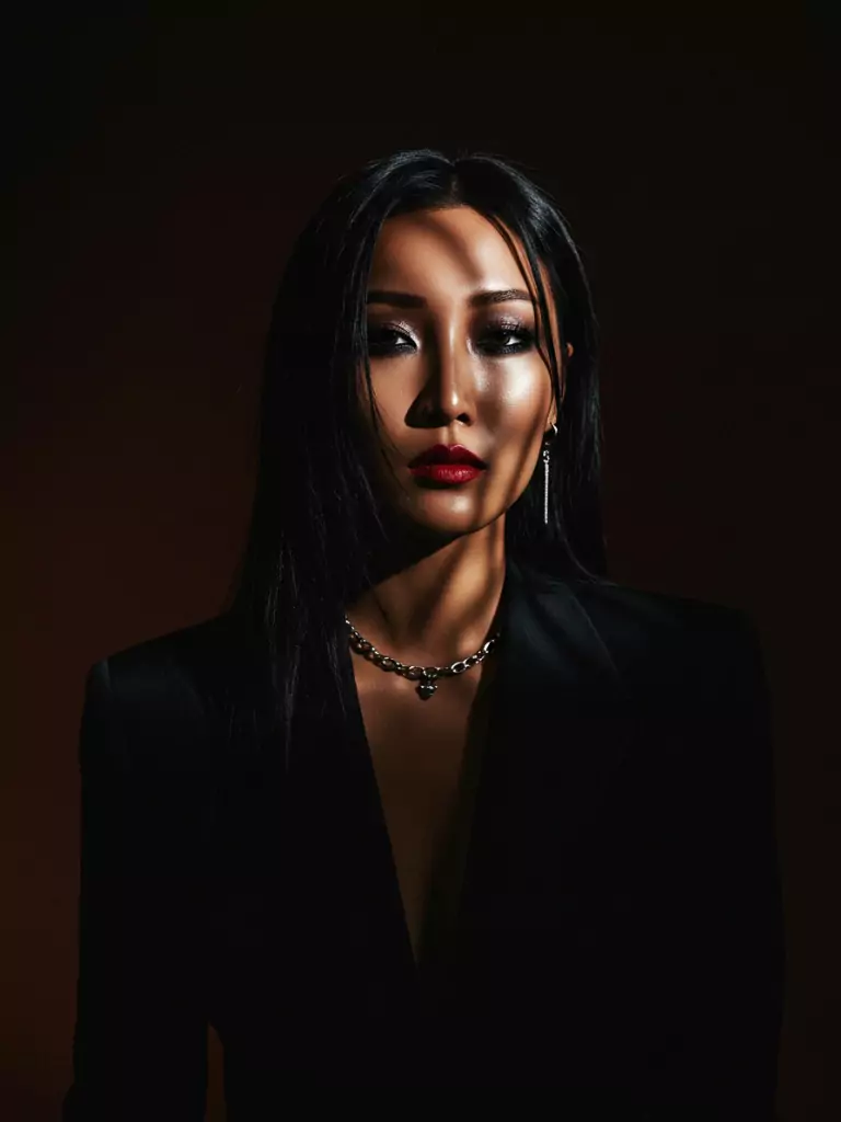 Hwasa – Bold, Bare, and Unapologetically Dark