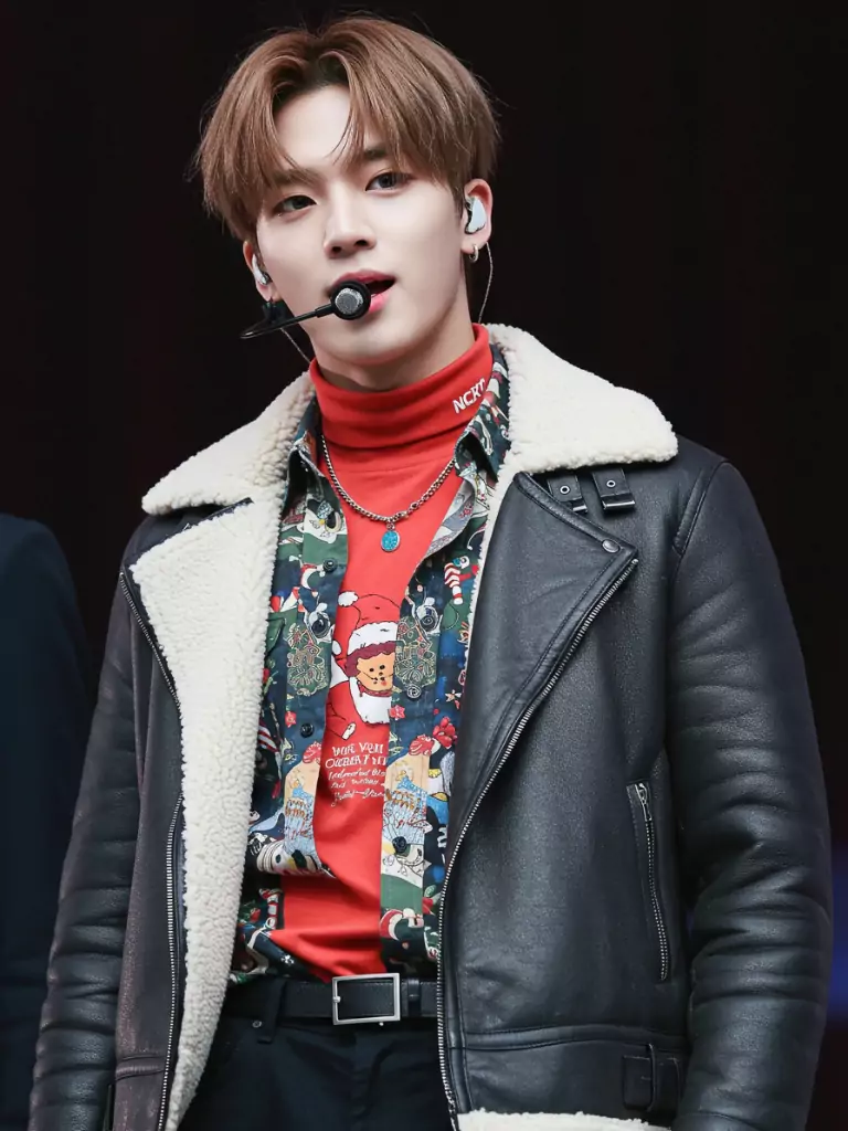 Layered Shearling with Bold Colors (NCT Mark Style)