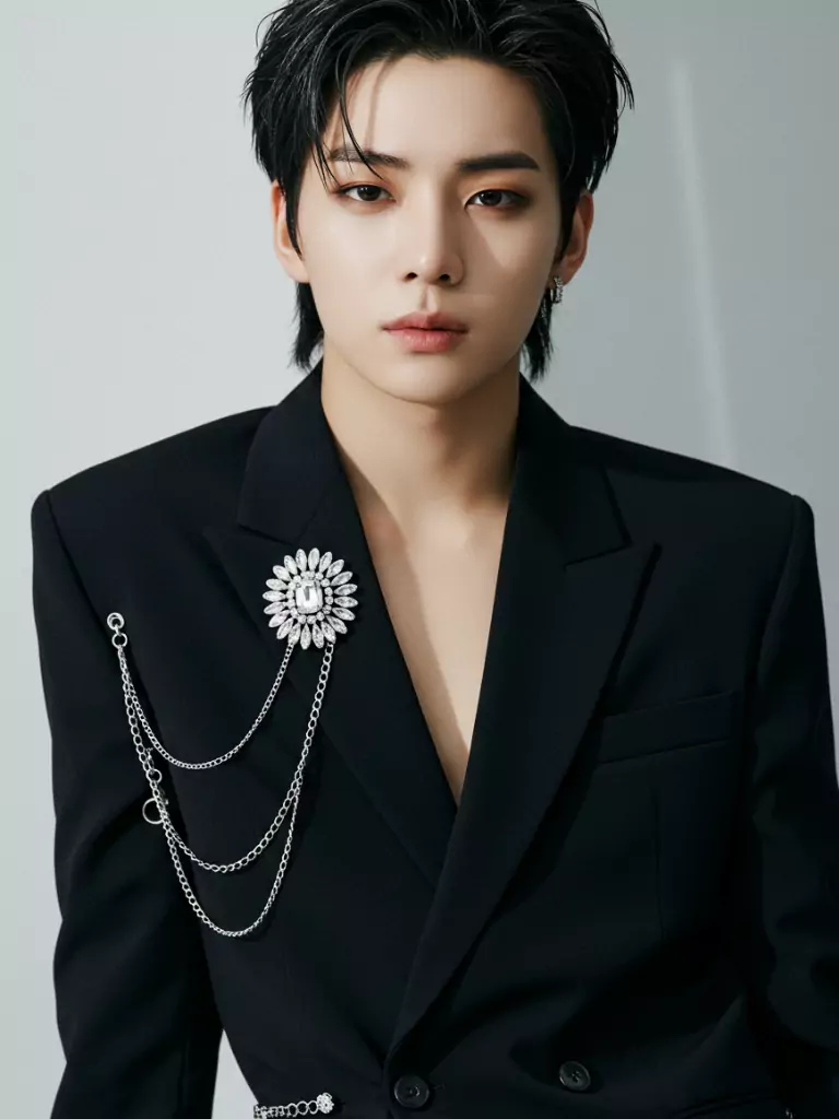 Tailored Androgynous Suits with Statement Accessories