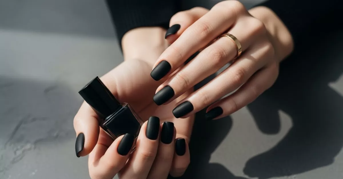 12 Matte Black Nails: Trendy Designs, Shapes, and Styling Ideas